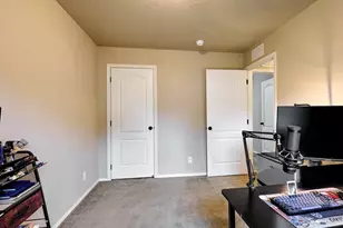 11633 Warbler Ln, Aurora, OR 97002 - Photo 33