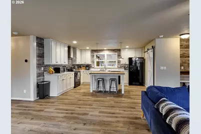 11633 Warbler Ln, Aurora, OR 97002 - Photo 9