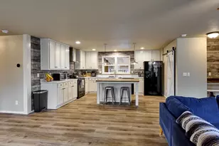 11633 Warbler Ln, Aurora, OR 97002 - Photo 9
