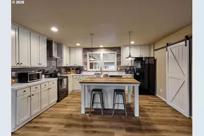 11633 Warbler Ln, Aurora, OR 97002 - Photo 13
