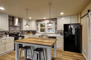 11633 Warbler Ln, Aurora, OR 97002 - Photo 15