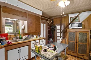 2128 Starveout Creek Rd, Azalea, OR 97410 - Photo 7