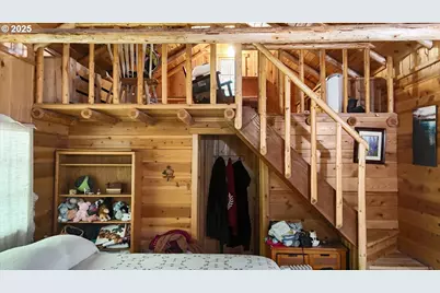 2128 Starveout Creek Rd, Azalea, OR 97410 - Photo 9