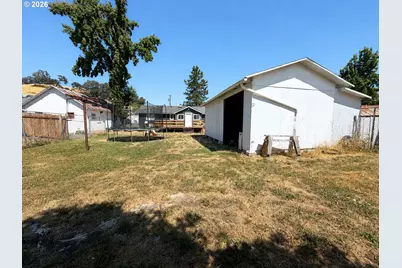 403 Happy Valley Rd, Roseburg, OR 97471 - Photo 19