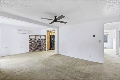 11833 SE Ash St, Portland, OR 97216 - Photo 11