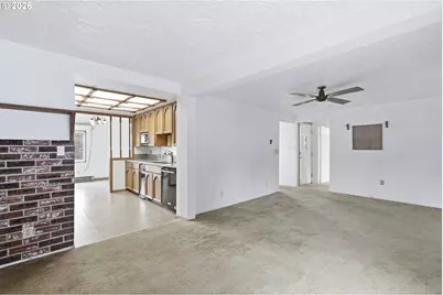 11833 SE Ash St, Portland, OR 97216 - Photo 15