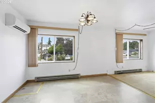 11833 SE Ash St, Portland, OR 97216 - Photo 19