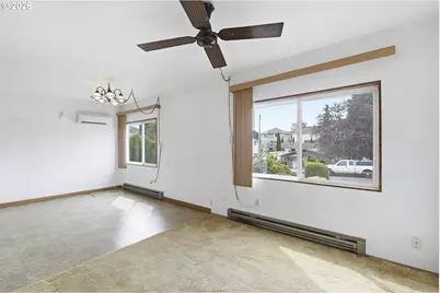 11833 SE Ash St, Portland, OR 97216 - Photo 23