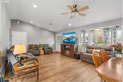 380 Sunnyside Dr, Winston, OR 97496 - Photo 3