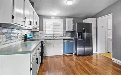 4792 NE Wyoming Cir, Salem, OR 97305 - Photo 13