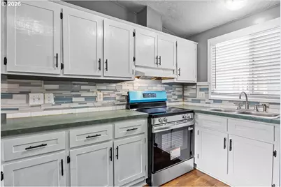 4792 NE Wyoming Cir, Salem, OR 97305 - Photo 17