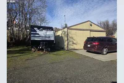 624 Dufur Ave, Maupin, OR 97037 - Photo 41