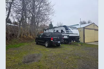 624 Dufur Ave, Maupin, OR 97037 - Photo 41