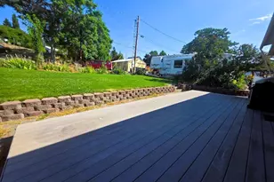 624 Dufur Ave, Maupin, OR 97037 - Photo 9