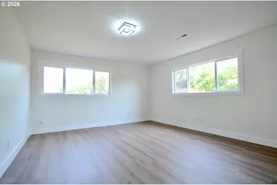 12305 SW 7th St, Beaverton, OR 97005 - Photo 9