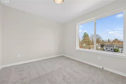 9273 E Burnside St, Portland, OR 97216 - Photo 21