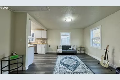1925 Liberty St, Salem, OR 97317 - Photo 9