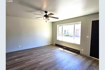 908 Pioneer St, Ridgefield, WA 98642 - Photo 5