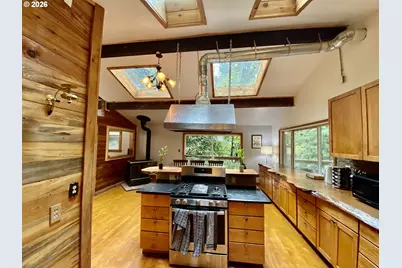 71010 E McFarland Rd, Rhododendron, OR 97049 - Photo 3