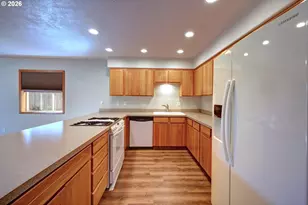 305 Avenue C, Seaside, OR 97138 - Photo 9