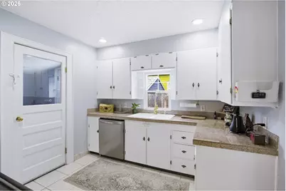 9842 SE Harold St, Portland, OR 97266 - Photo 23