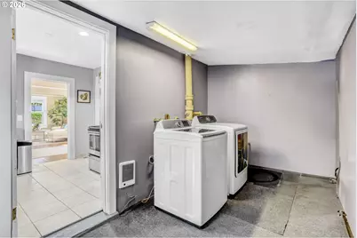 9842 SE Harold St, Portland, OR 97266 - Photo 27