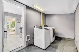 9842 SE Harold St, Portland, OR 97266 - Photo 27