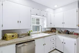 9842 SE Harold St, Portland, OR 97266 - Photo 25