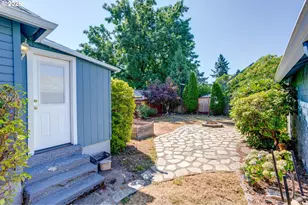 9842 SE Harold St, Portland, OR 97266 - Photo 31