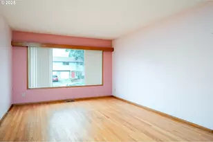 6208 SE Woodstock Blvd, Portland, OR 97206 - Photo 13