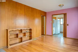 6208 SE Woodstock Blvd, Portland, OR 97206 - Photo 5