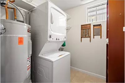 615 NW Lost Springs Ter #102, Portland, OR 97229 - Photo 29