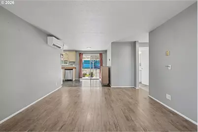 325 W N St, Springfield, OR 97477 - Photo 7