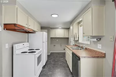 325 W N St, Springfield, OR 97477 - Photo 13