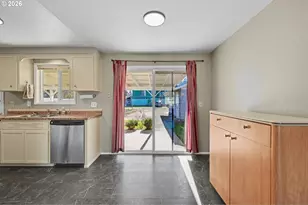 325 W N St, Springfield, OR 97477 - Photo 17