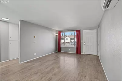 325 W N St, Springfield, OR 97477 - Photo 11