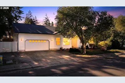 2284 21st St, Florence, OR 97439 - Photo 5