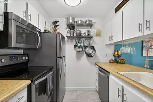 44 Eagle Crest Dr, Lake Oswego, OR 97035 - Photo 9