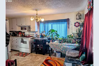 293 N Empire Blvd, Coos Bay, OR 97420 - Photo 9