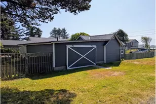 293 N Empire Blvd, Coos Bay, OR 97420 - Photo 5