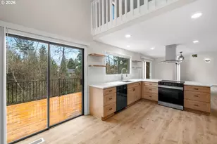 275 NE Scott Dr, Gresham, OR 97030 - Photo 9