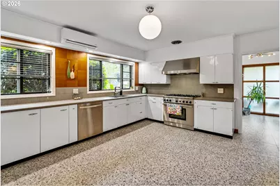 4235 SE Woodward St, Portland, OR 97206 - Photo 9