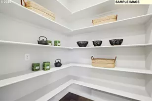 708 Magnolia Ave, Woodburn, OR 97071 - Photo 39