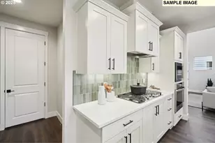 708 Magnolia Ave, Woodburn, OR 97071 - Photo 37