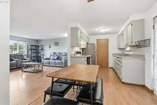 1820 SE Mulberry Ct, McMinnville, OR 97128 - Photo 9