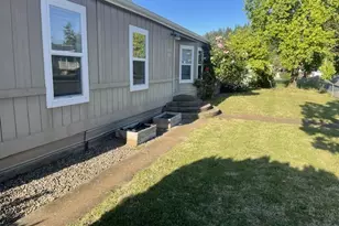 5660 Daisy St, Springfield, OR 97478 - Photo 7