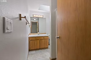 2393 SW 1st St, Gresham, OR 97080 - Photo 31