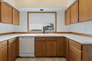 2393 SW 1st St, Gresham, OR 97080 - Photo 23