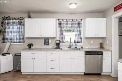 46874 Sunset Ave, Westfir, OR 97492 - Photo 11