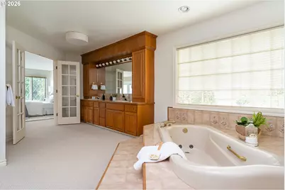 4077 Buck Brush Ln, Lake Oswego, OR 97035 - Photo 27